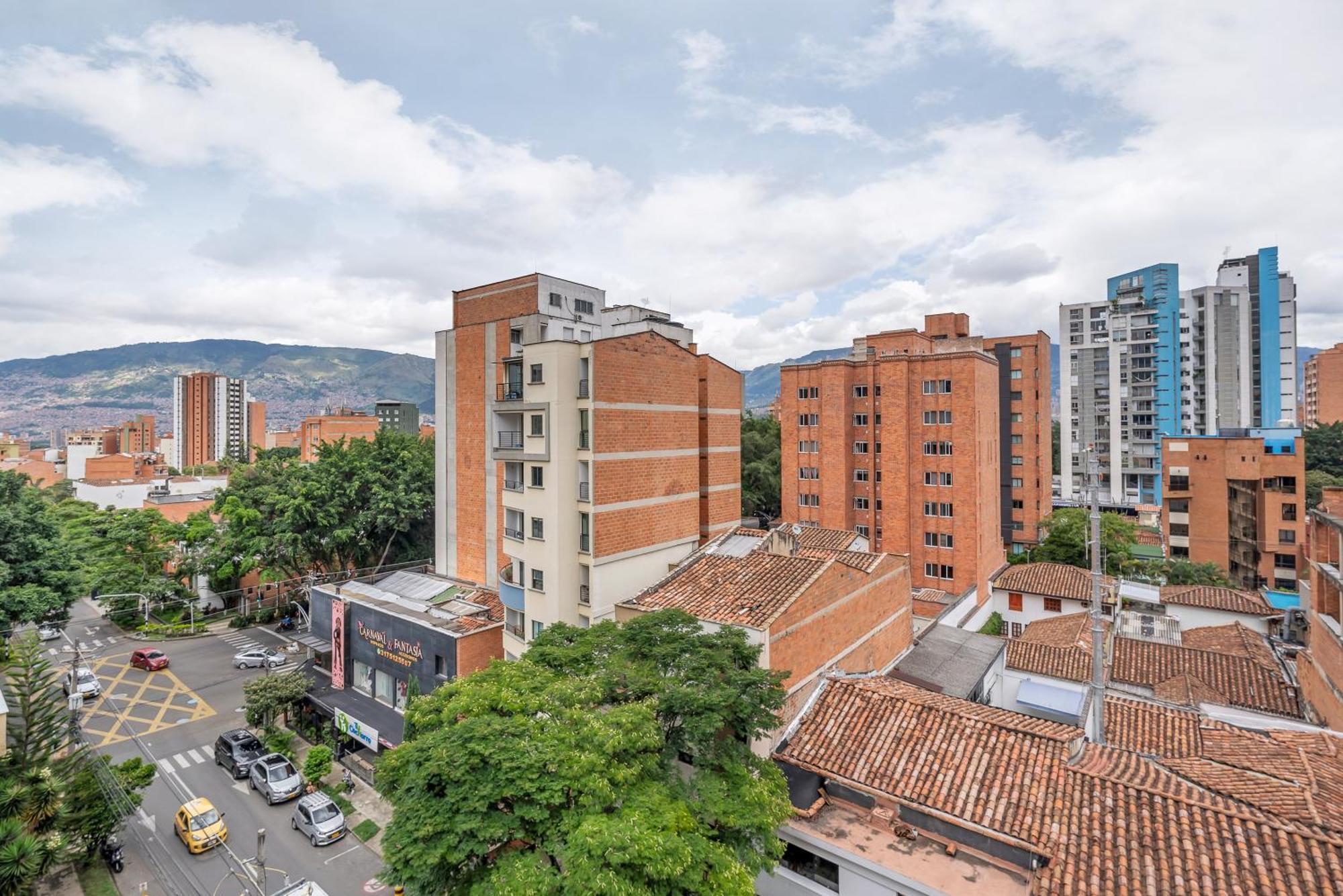 Apartamentos Housy Laureles Medellin Bagian luar foto